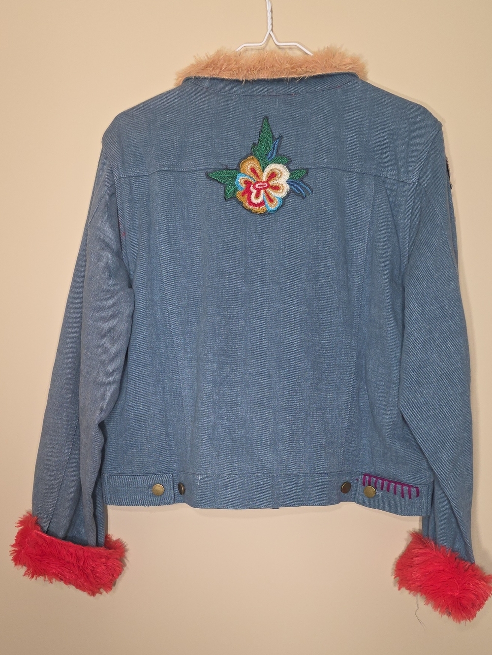Natural Life NWT Embroidered Faux Fur Boho Denim Jacket Size L - Picture 7 of 8